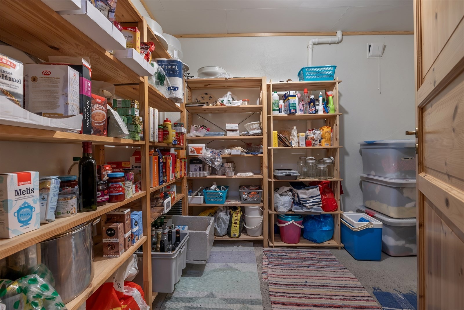 Svært godt med lagringsplass / boder i kjelleretasje. Galleribilde
