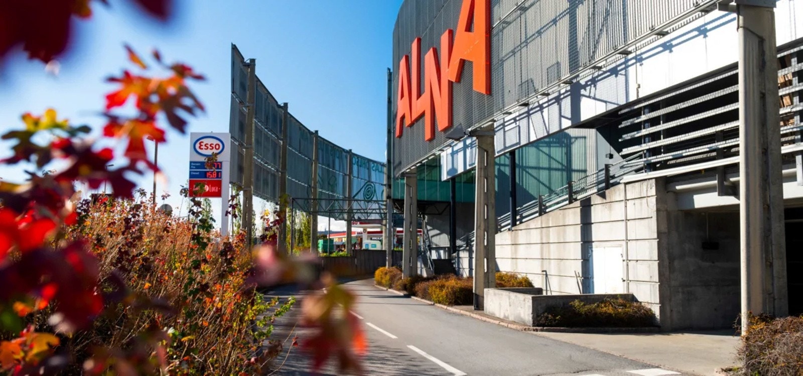 Det kort vei til Alna Senter, hvor man finner et bredt utvalg av butikker og spisesteder Galleribilde