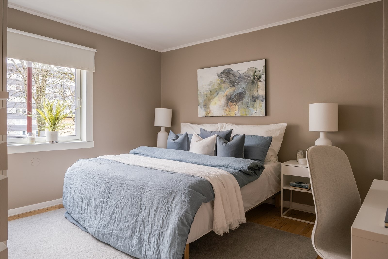 Romslig soverom på hele 13,5 m². Galleribilde