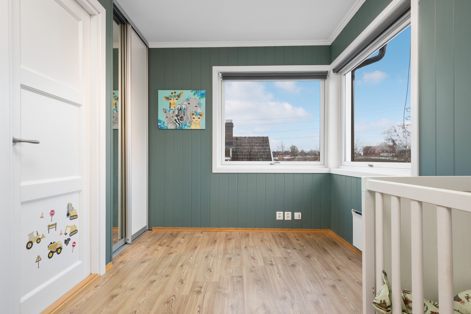 Boligen har tre gode soverom i 2. etasje. Galleribilde