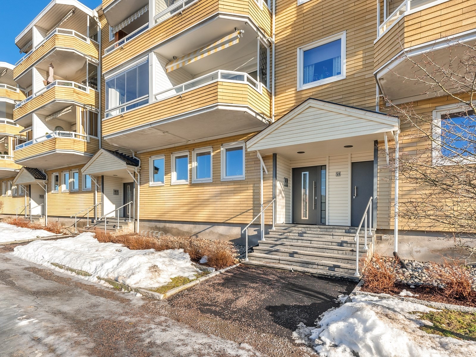 Attraktiv beliggenhet med kort vei til Manglerud senter. Galleribilde