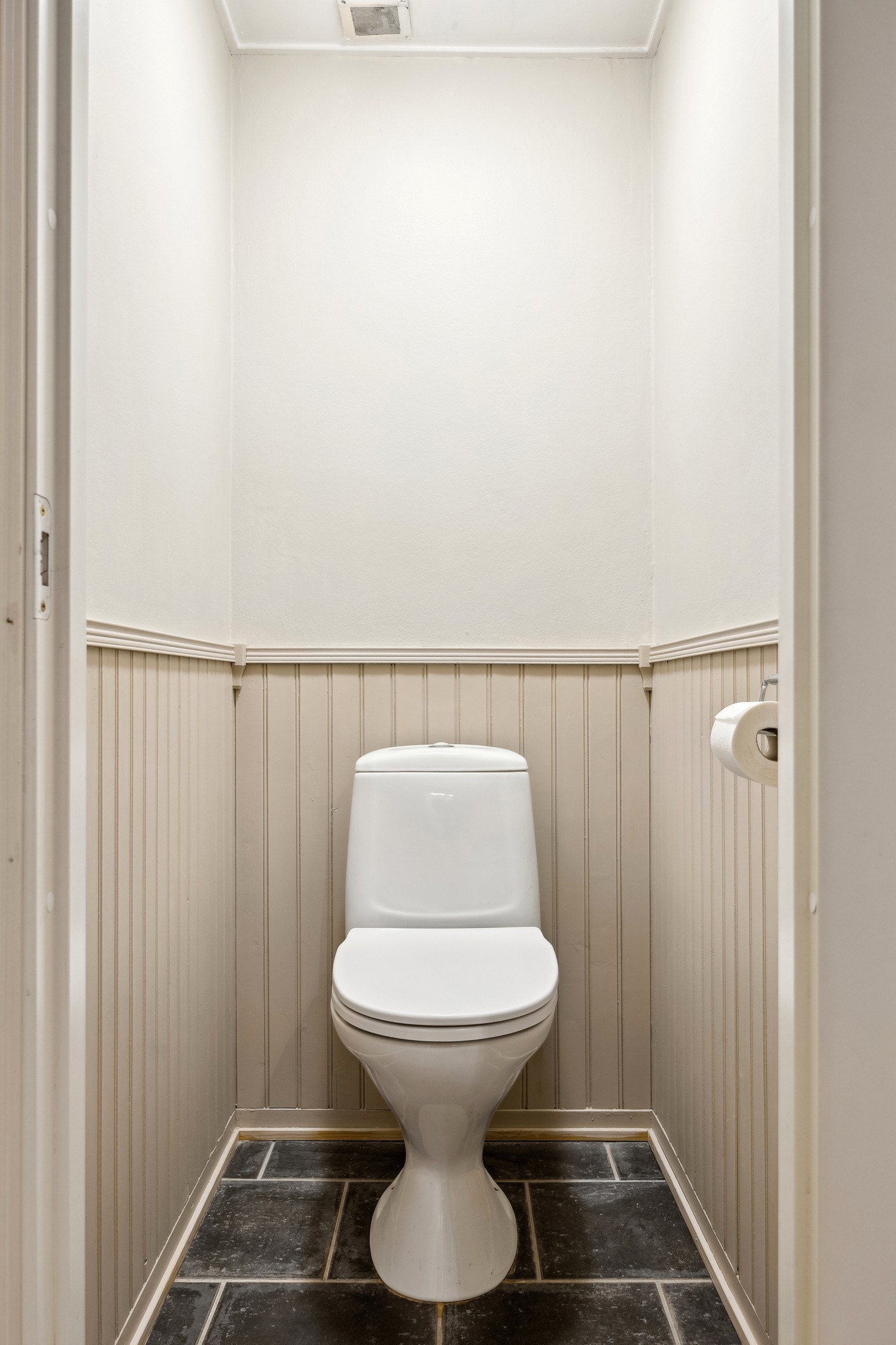 Praktisk separat toalettrom. Galleribilde