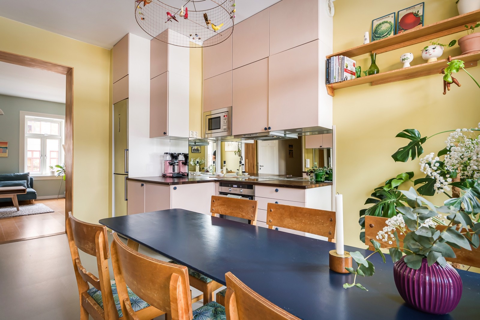 I 2019 ble det lagt nytt belegg på gulv og kjøkkenet er malt i behagelig og lun farge. Gulvvarme. Galleribilde