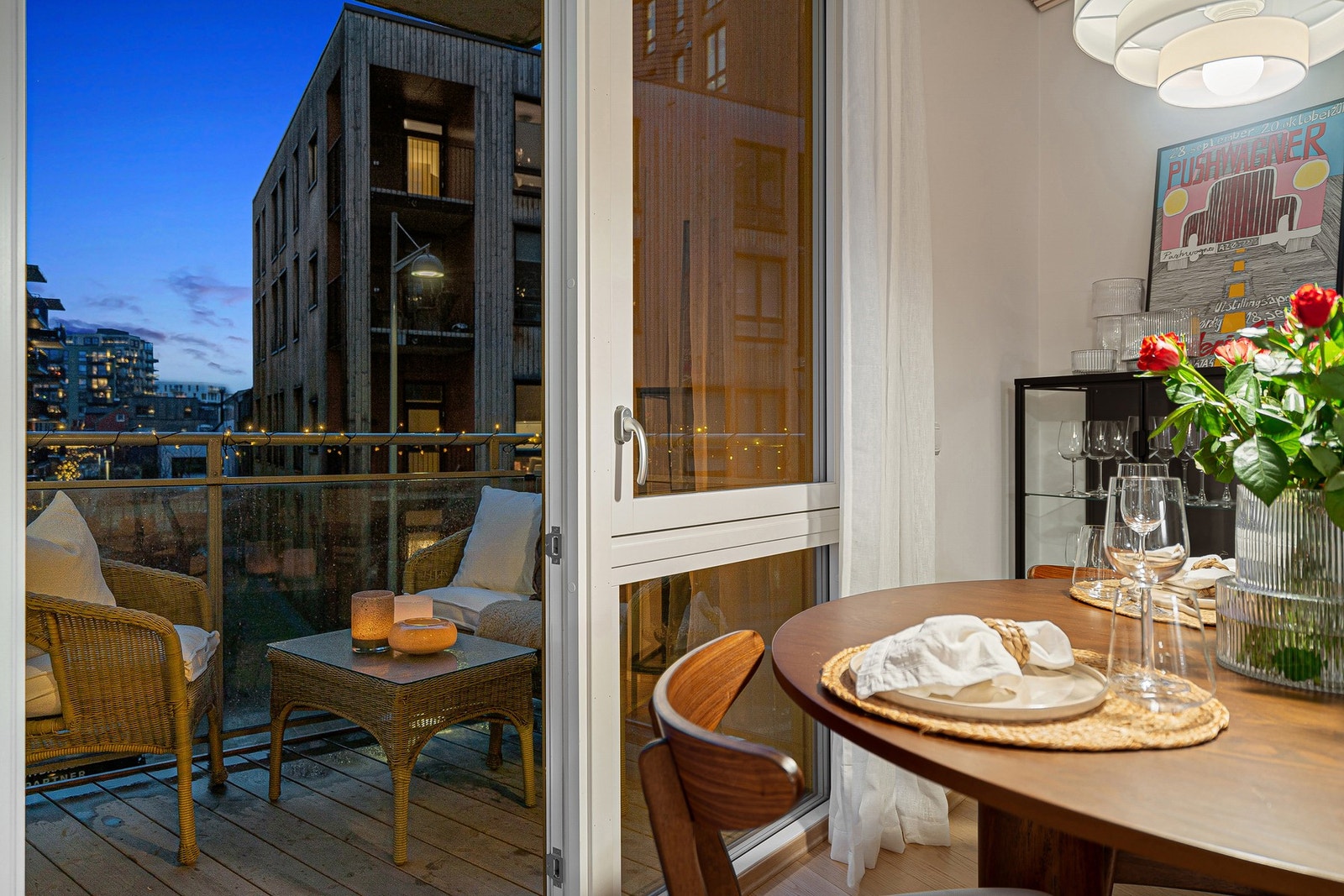 Fjernvarme, varmtvann og kabel-TV/bredbånd er inkludert i felleskostnader. Galleribilde