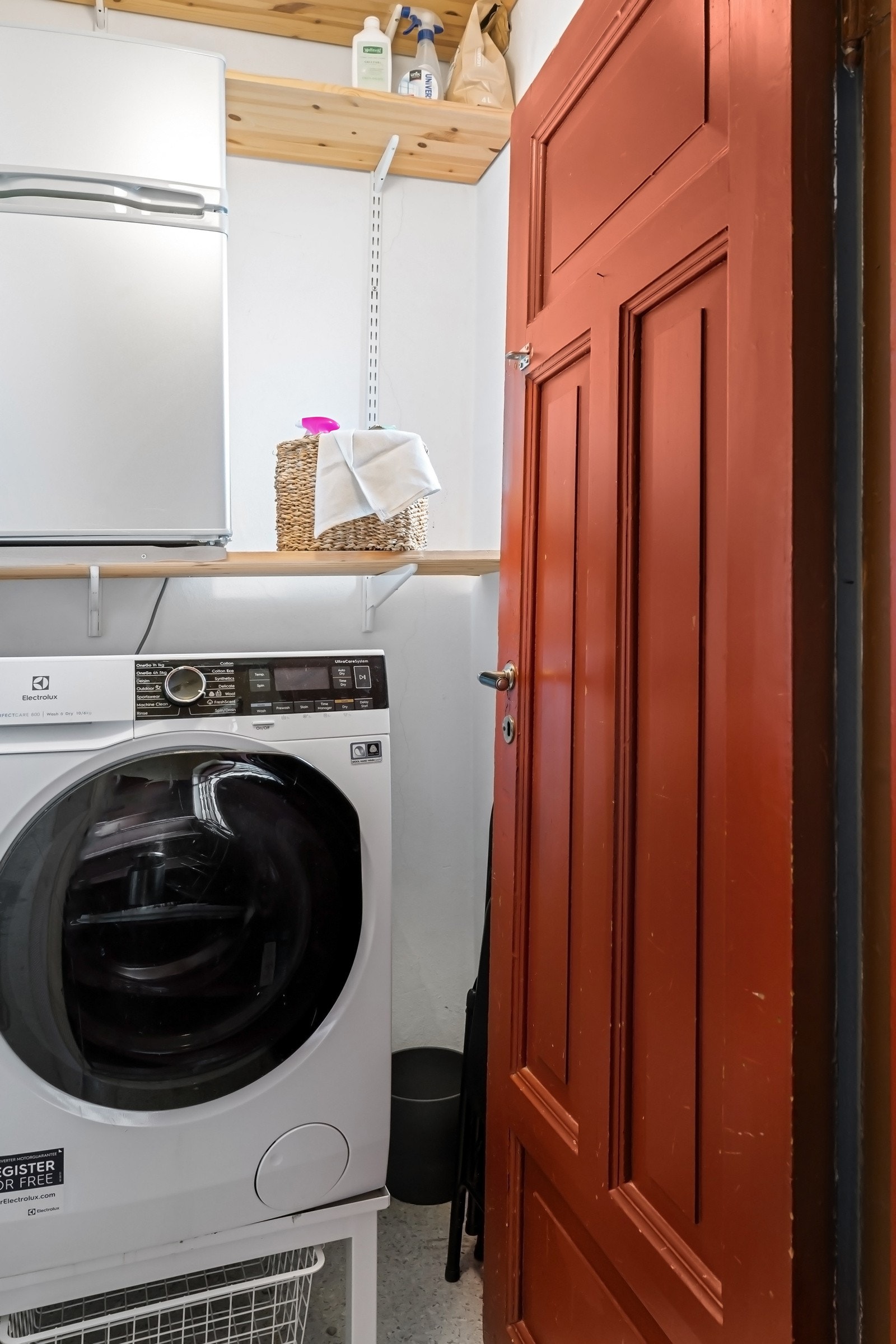 Praktisk opplegg for vaskemaskin i ekstern bod like utenfor leiligheten Galleribilde