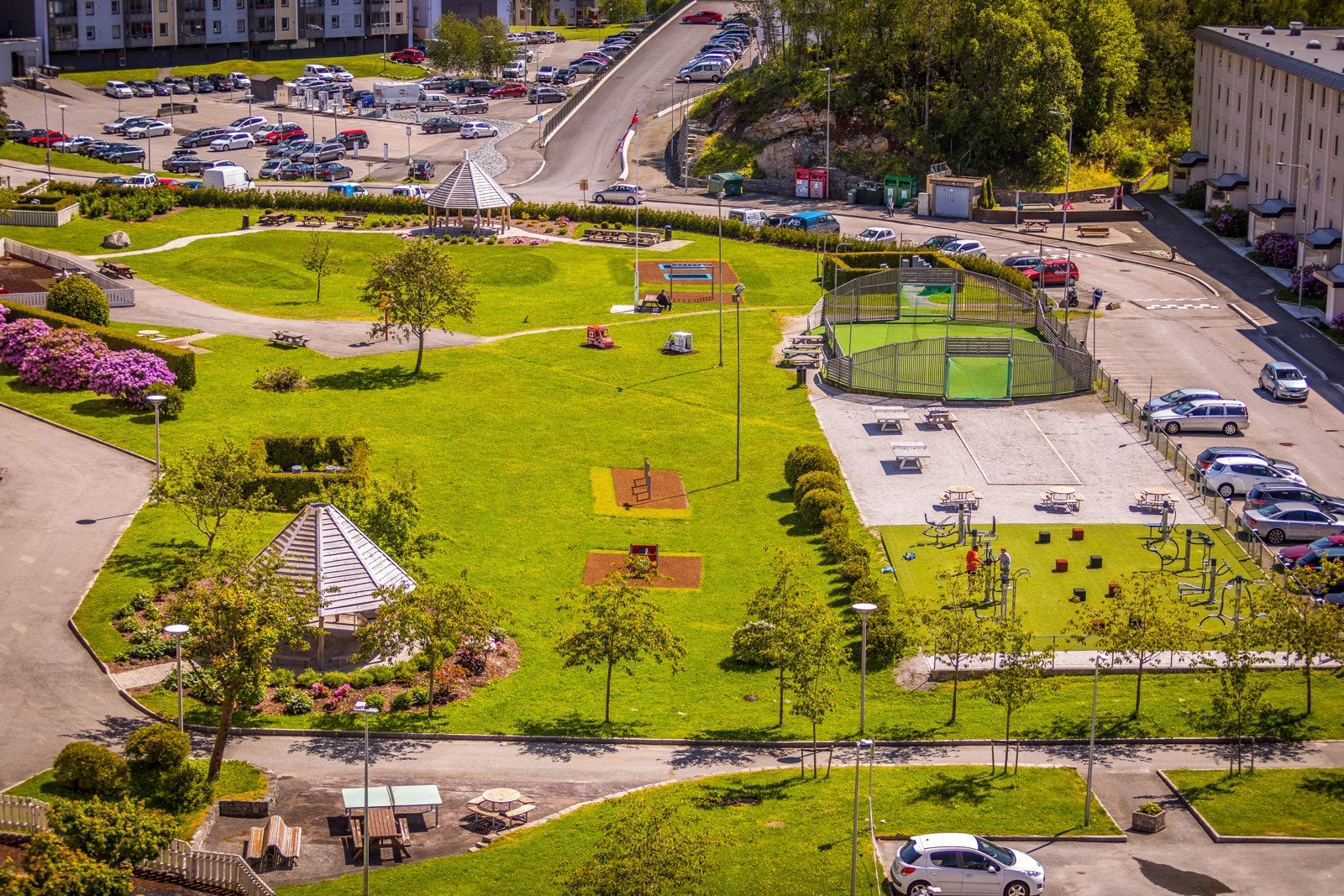 Borettslaget vestre er et svært trivelig sted å bo der borettslaget tilbyr flere sosiale aktiviteter til andelseierne. Galleribilde