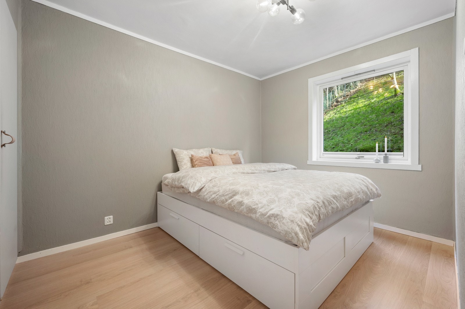 Soverommet ligger skjermet til mot baksiden av bygget Galleribilde