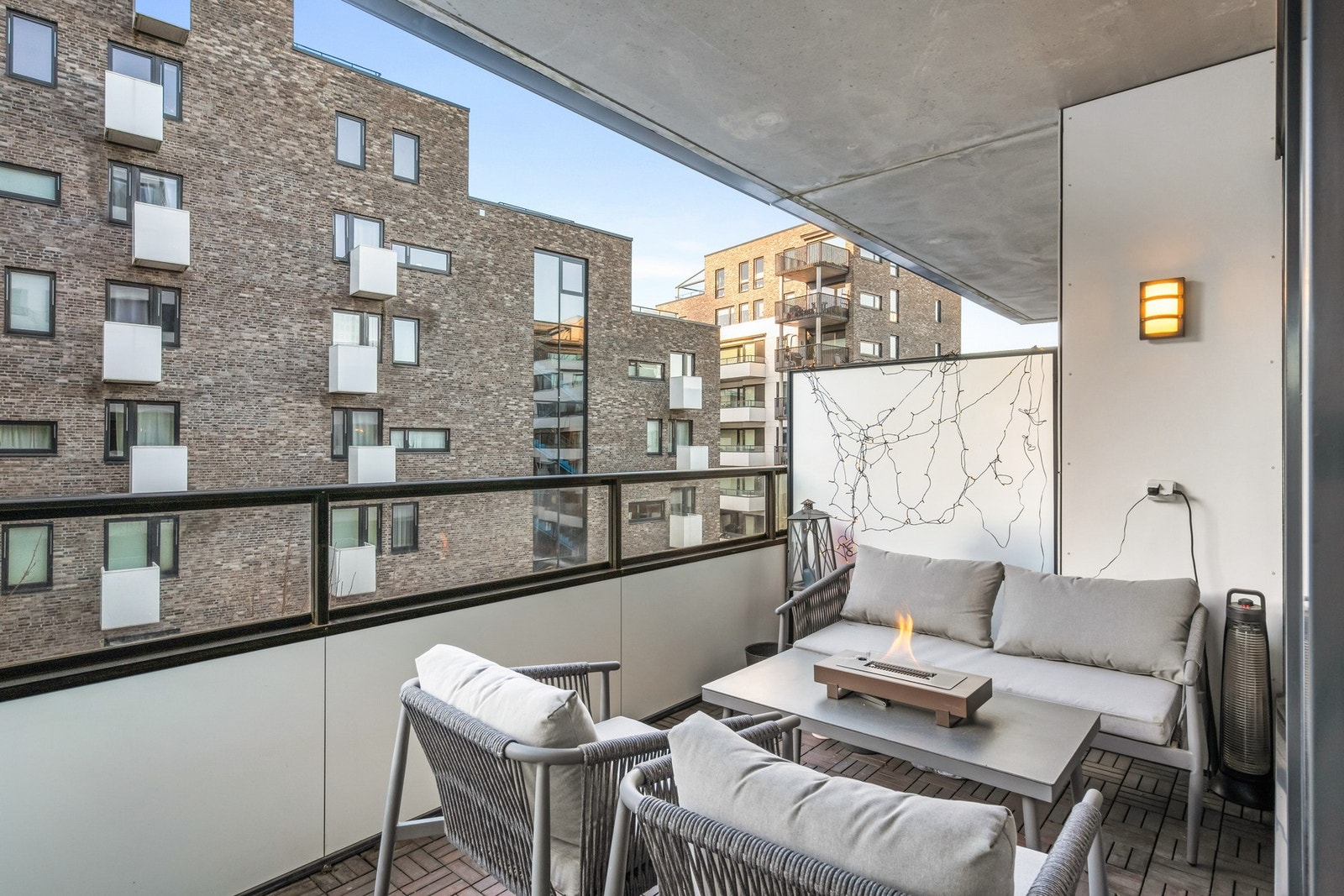 Leiligheten har 2 balkonger hvorav den største er på hele 9 kvm. Galleribilde