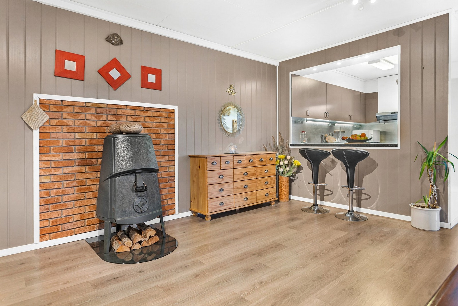 Oppvarming med vedfyring og elektrisitet Galleribilde