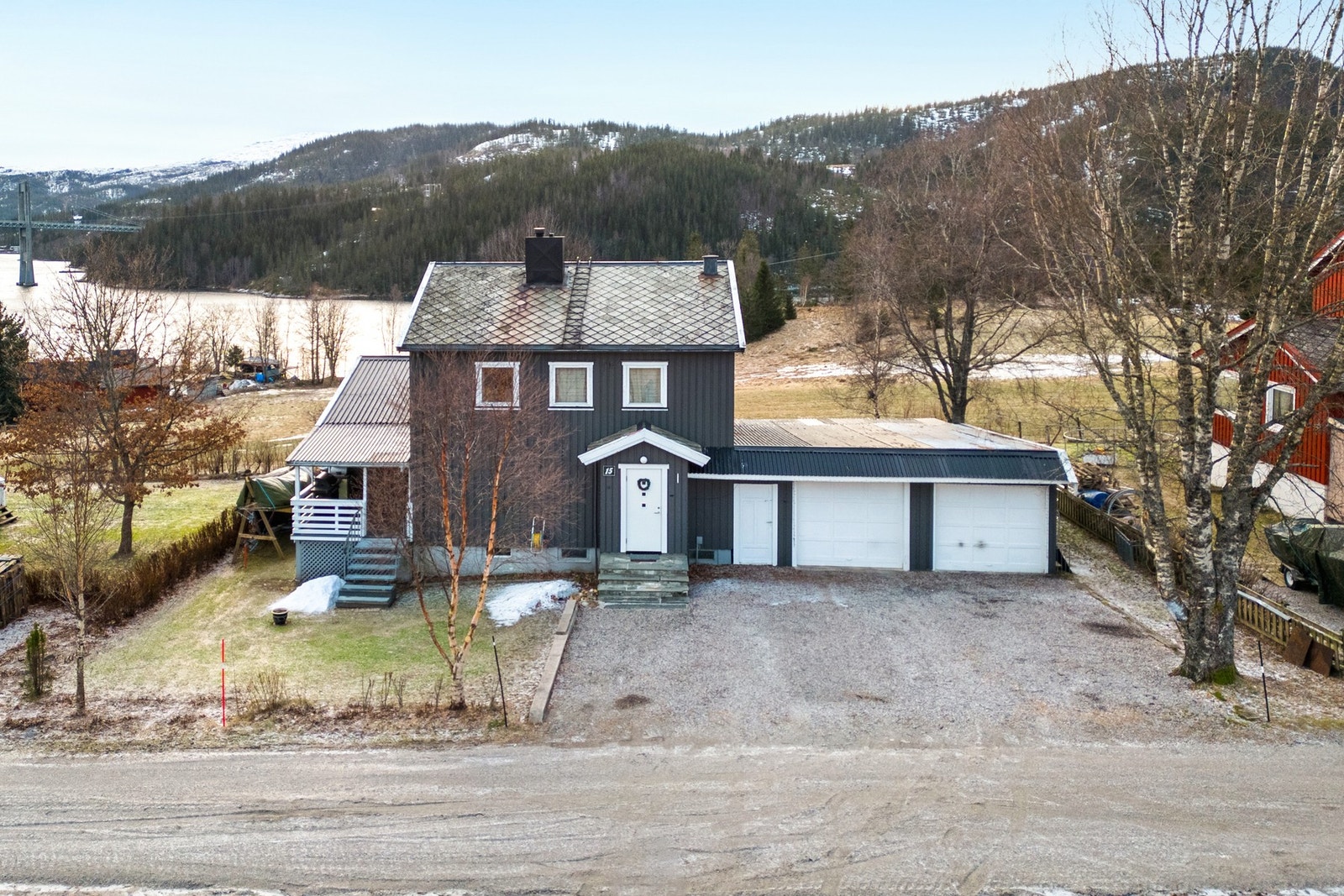 Garasje oppført i 2018 Galleribilde