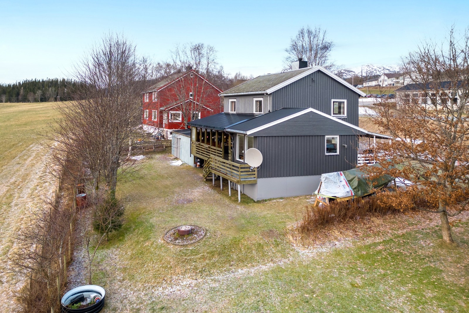 Fasade/tomt Galleribilde