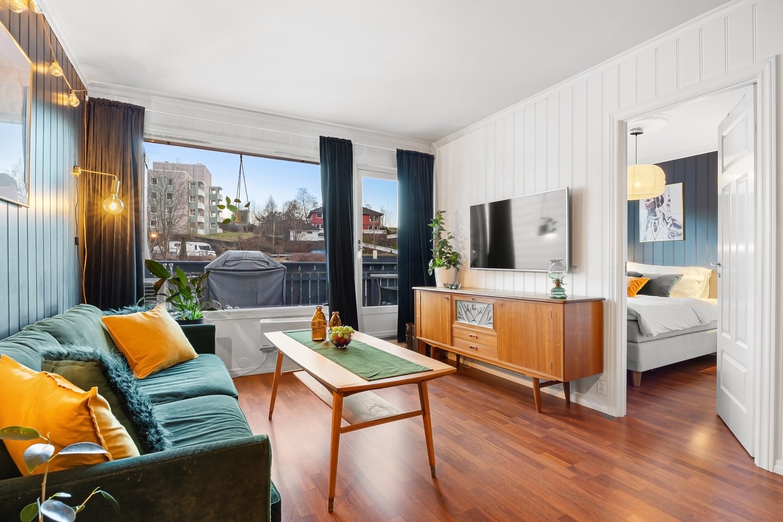 Fra stuen er det utgang til den sørvendte balkongen på hele 20 m²! Galleribilde