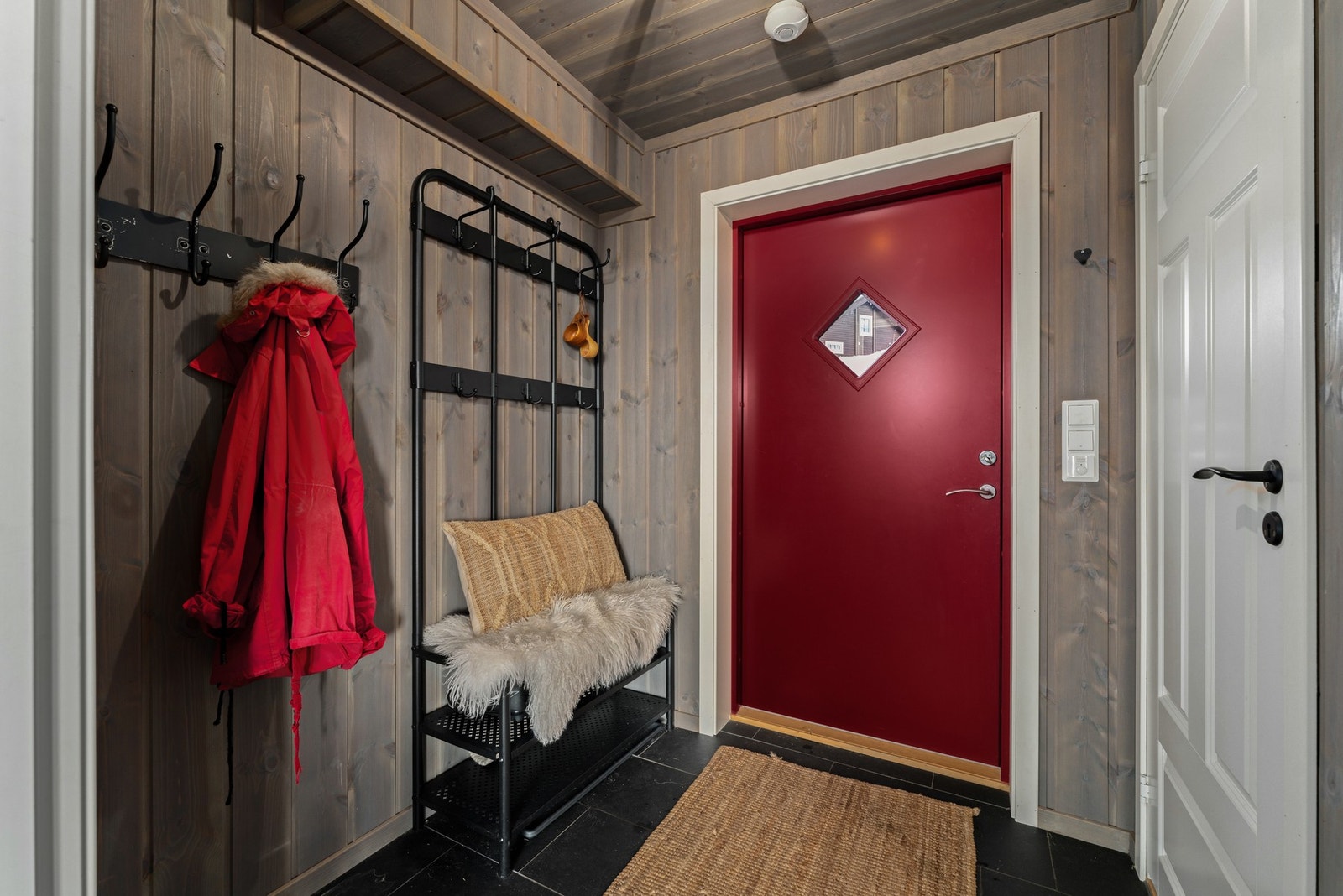 Ytterdør med glassfelt i. Galleribilde