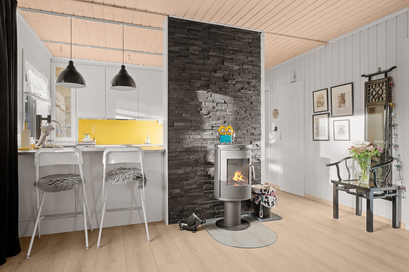 Peis i stuen Galleribilde