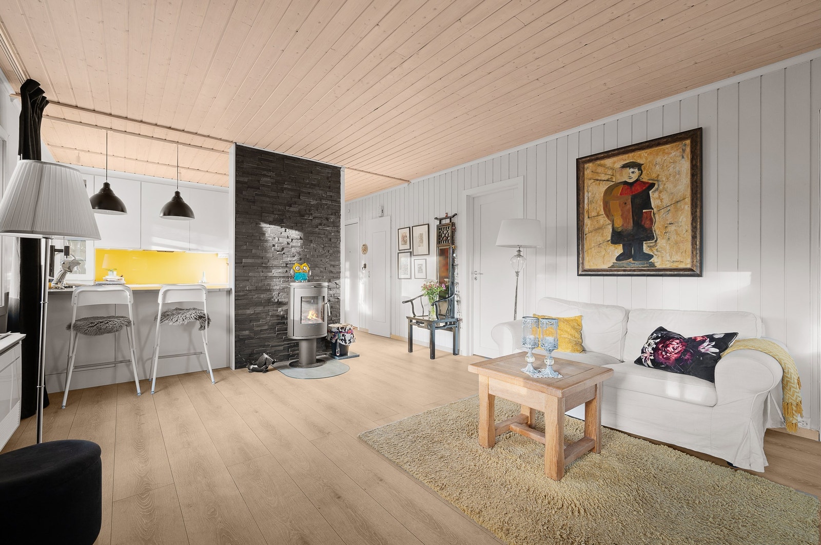 Lys og romslig stue Galleribilde