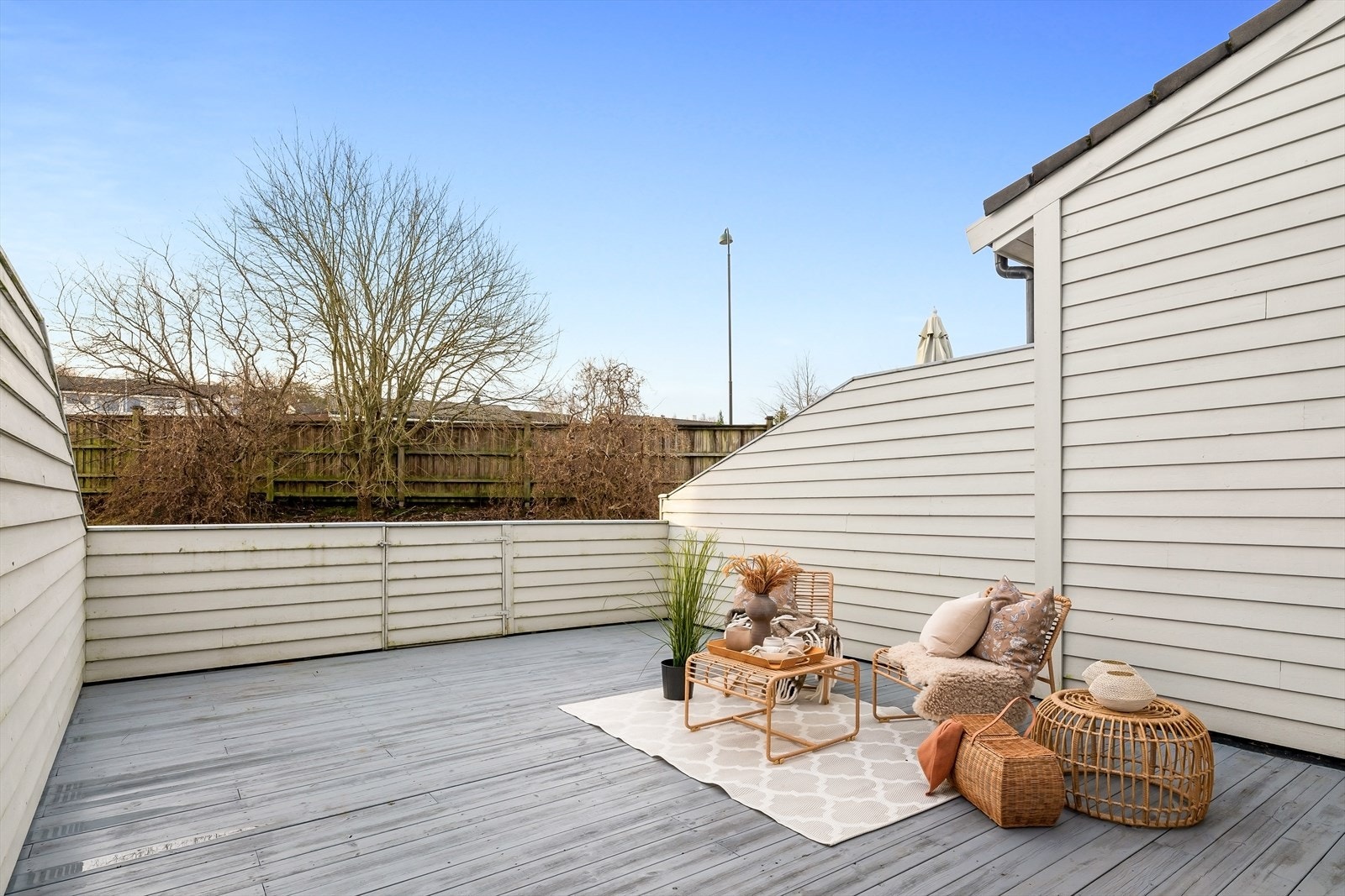 Terrassen ligger sørvendt med meget gode solforhold. Galleribilde