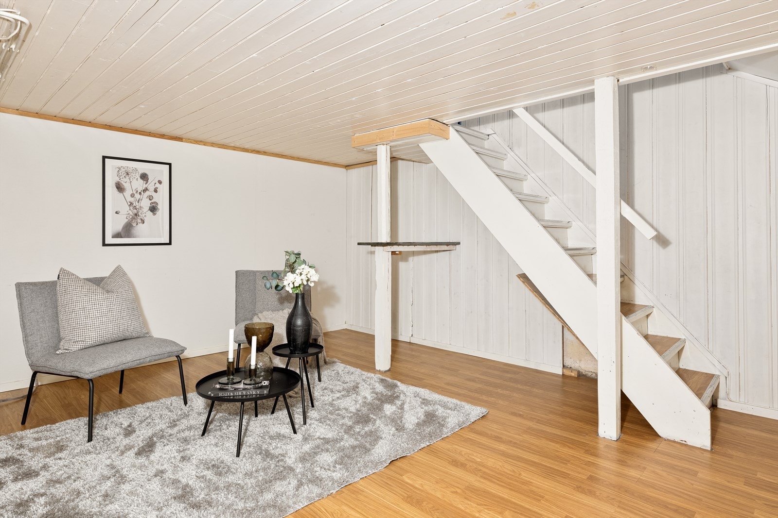 Kjeller var opprinnelig vaskerom og bodrom. I dag er det innredet med kjellerstue. Det gjøres særlig oppmerksom på at rom i kjeller ikke tilfredsstiller krev til rom for varig opphold. Galleribilde