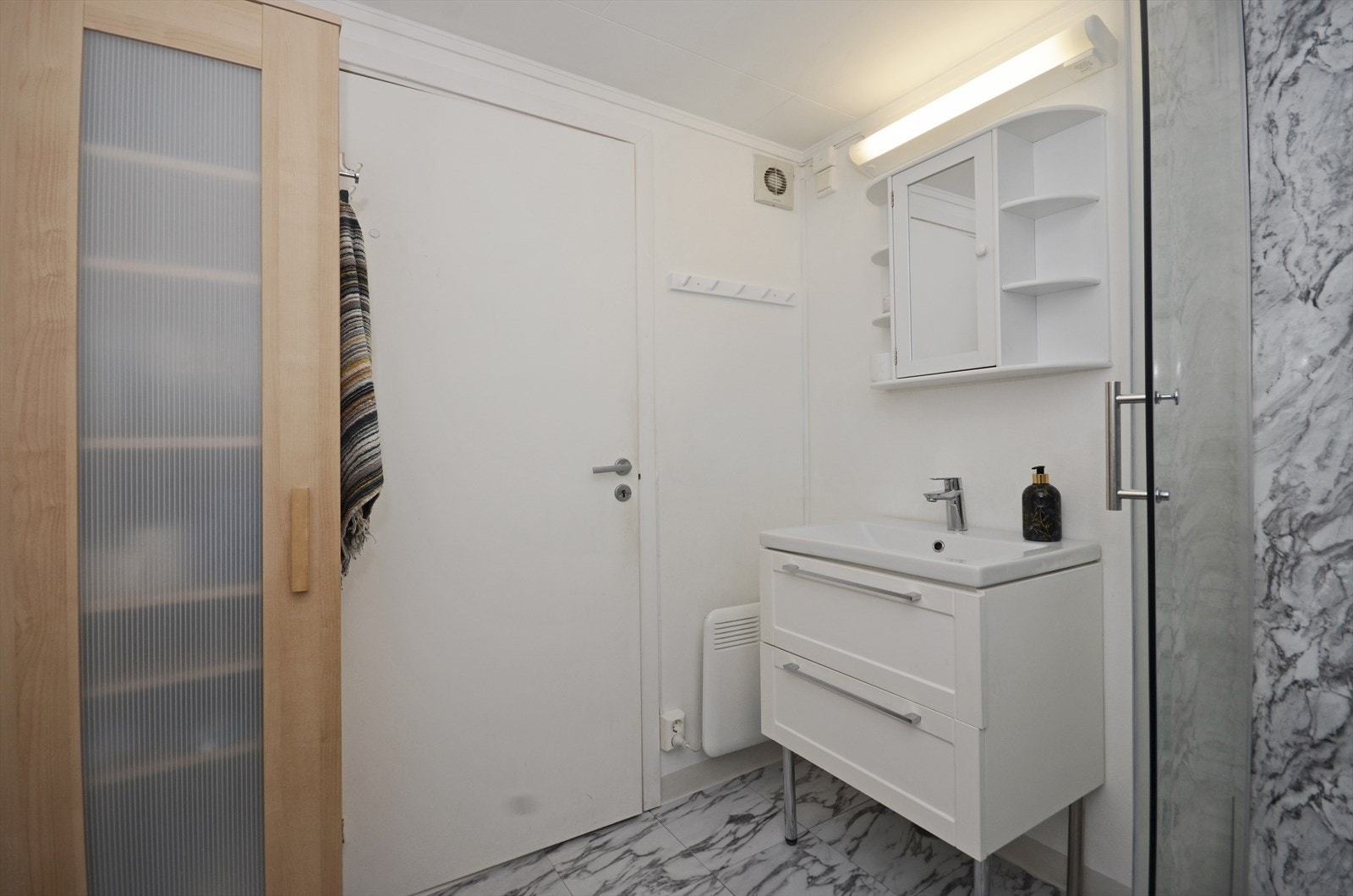 Plass til skap mm. på badet. Galleribilde