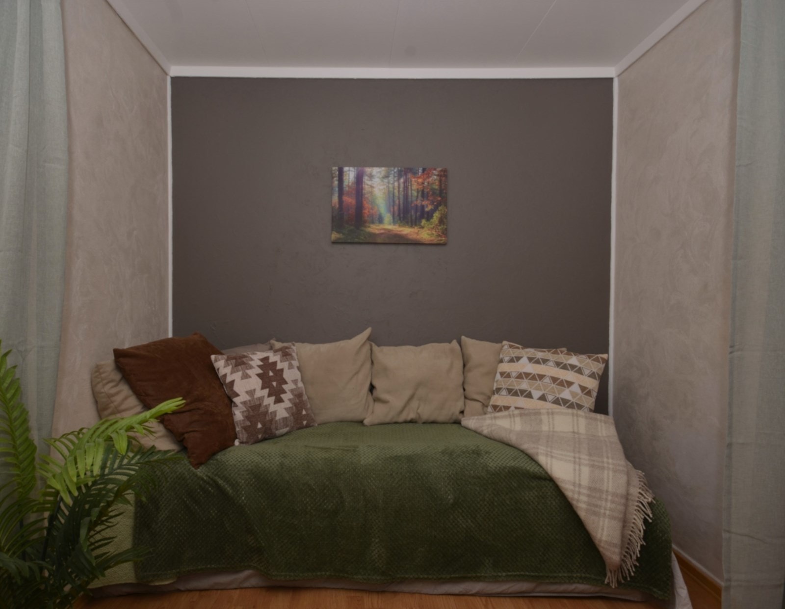 Nisjen i stuen kan også brukes som arbeidsplass. Galleribilde