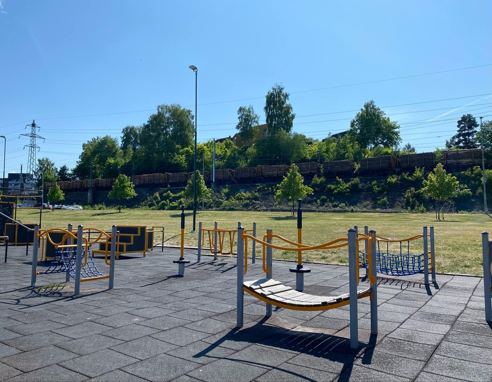 Treningsaparater like ved boligen. Galleribilde