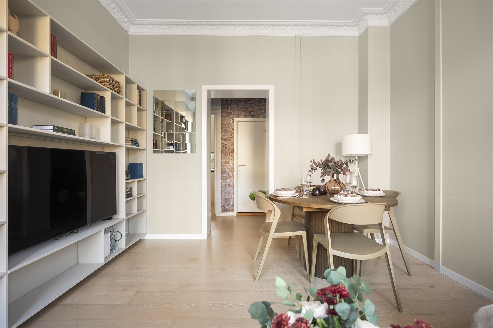 Leiligheten ble oppgradert i 2017 og holder en gjennomgående høy standard. Galleribilde