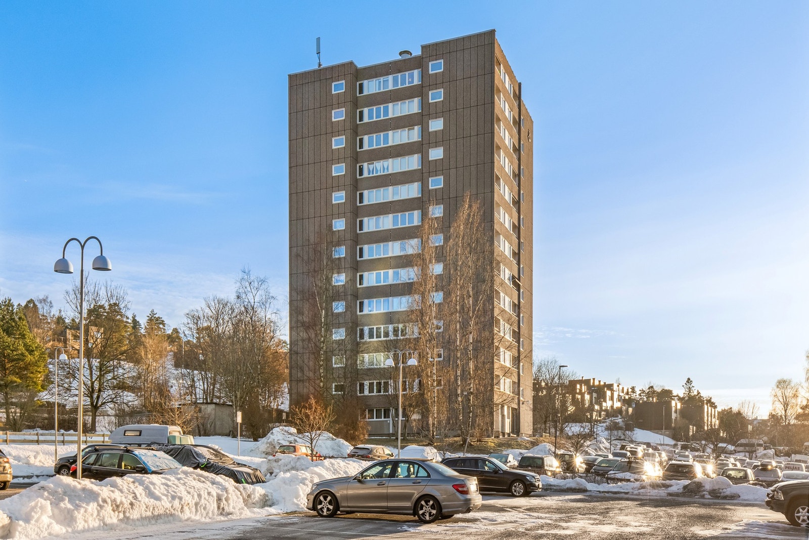 For beboere i borettslaget er det mulighet for å leie parkering eller garasjeplass Galleribilde