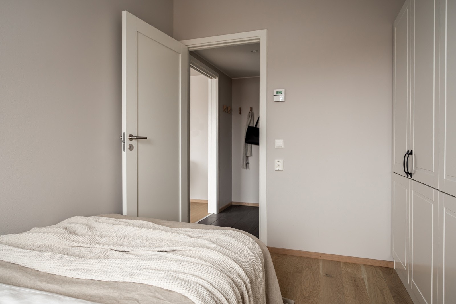 Soverommet er egnet som soverom 2, gjesterom eller hjemmekontor. Galleribilde