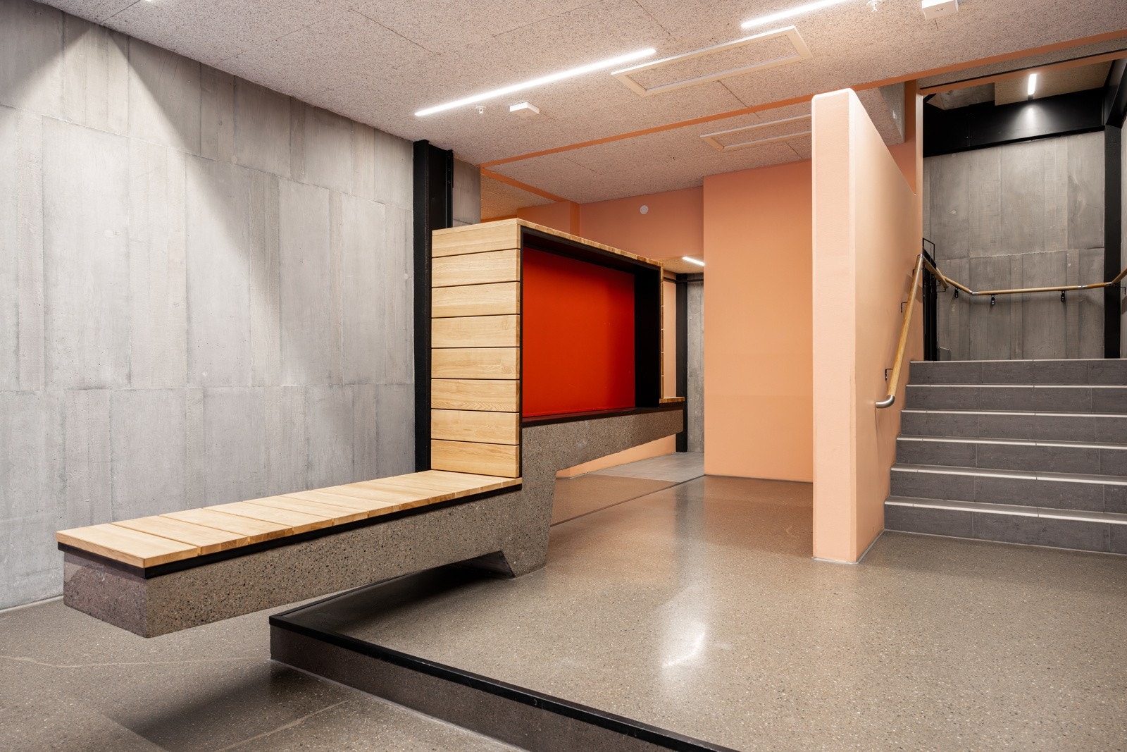 Det er heisadkomst til alle plan og flotte fellesarealer. Galleribilde