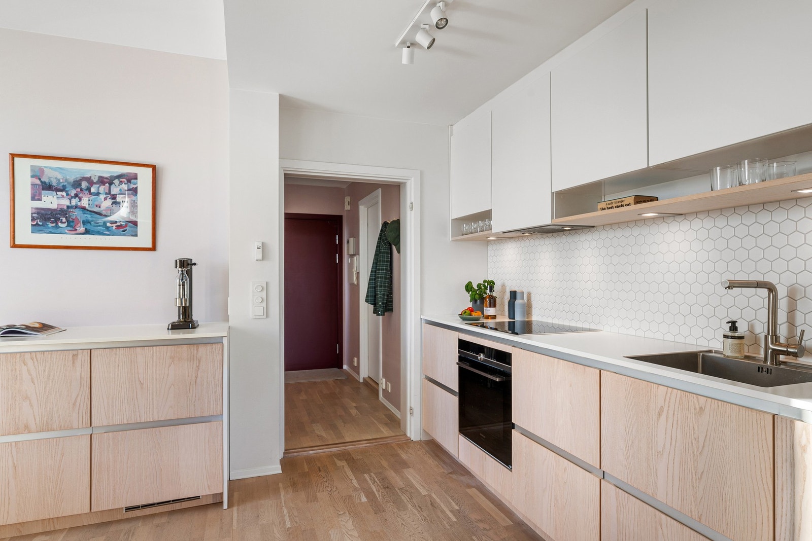 Smarte løsninger som kjøle- og fryseskuff for å bevare en åpen atmosfære Galleribilde