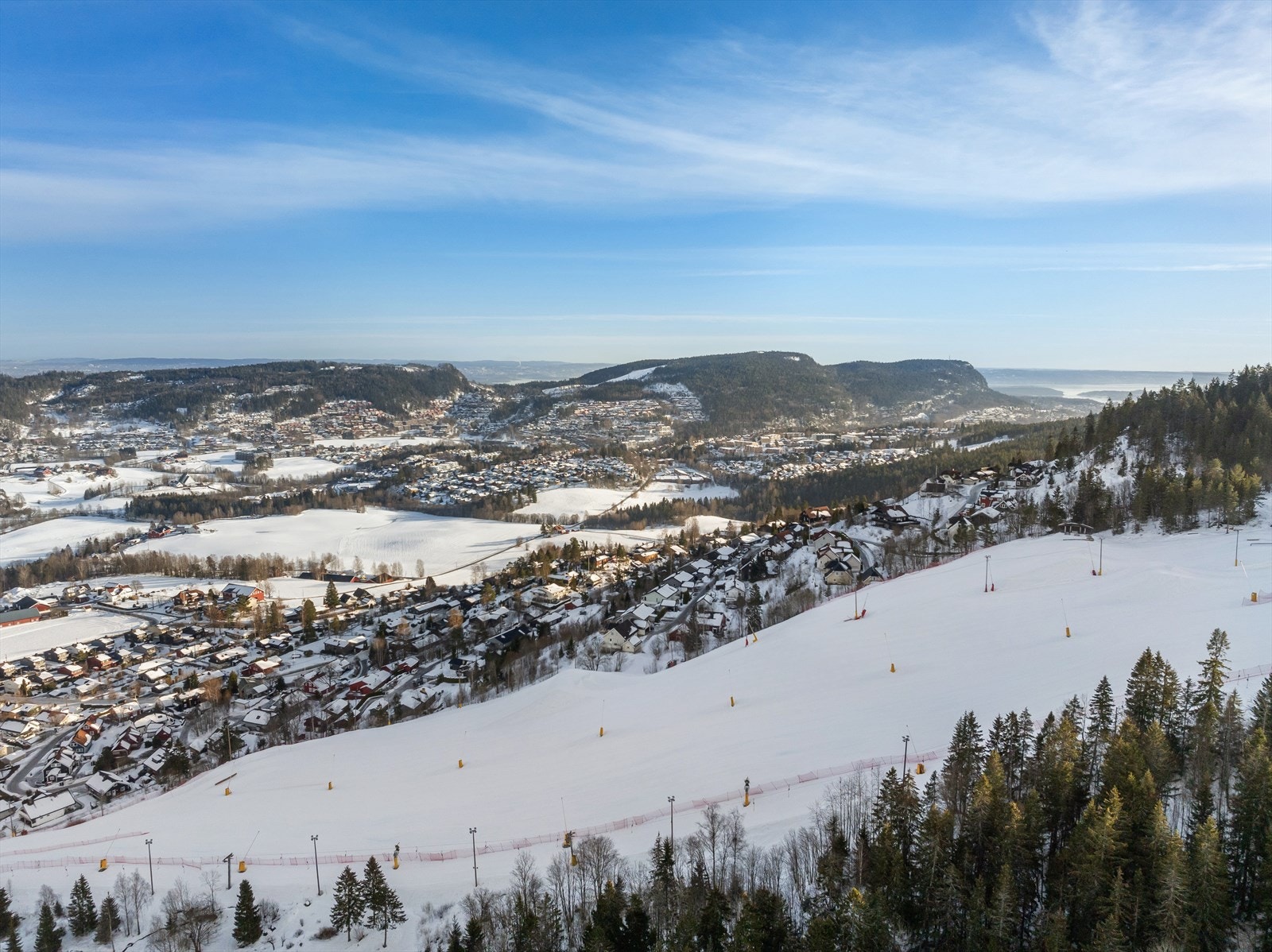 Området er et eldorado for ski, sykkel- og turentusiaster, og tilbyr et variert utvalg av fritidsaktiviteter. Galleribilde