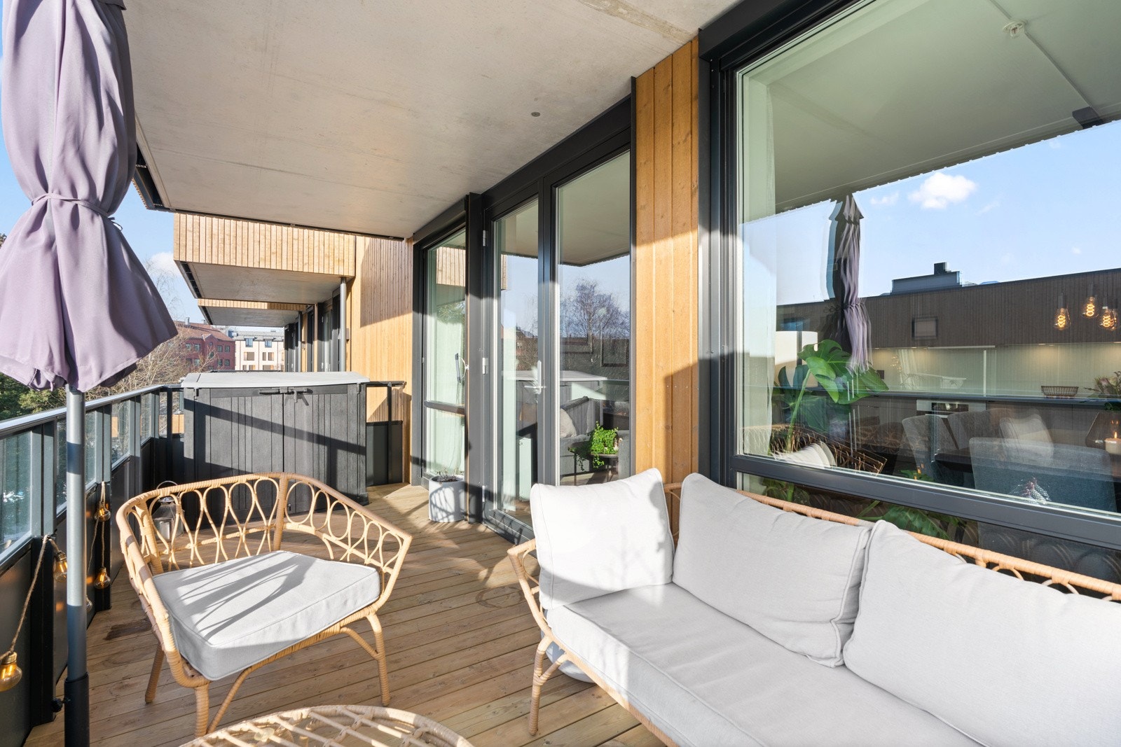 På balkongen kan man møblere på begge sider av døren. Galleribilde