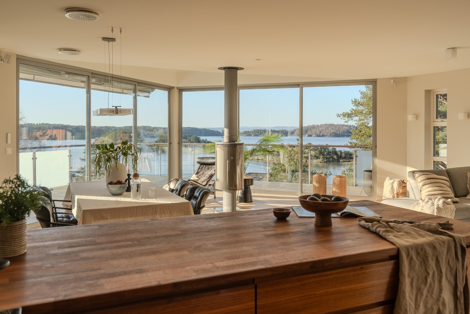 Vidstrakt utsikt over Oslofjorden er selvfølgelig én av de. Galleribilde