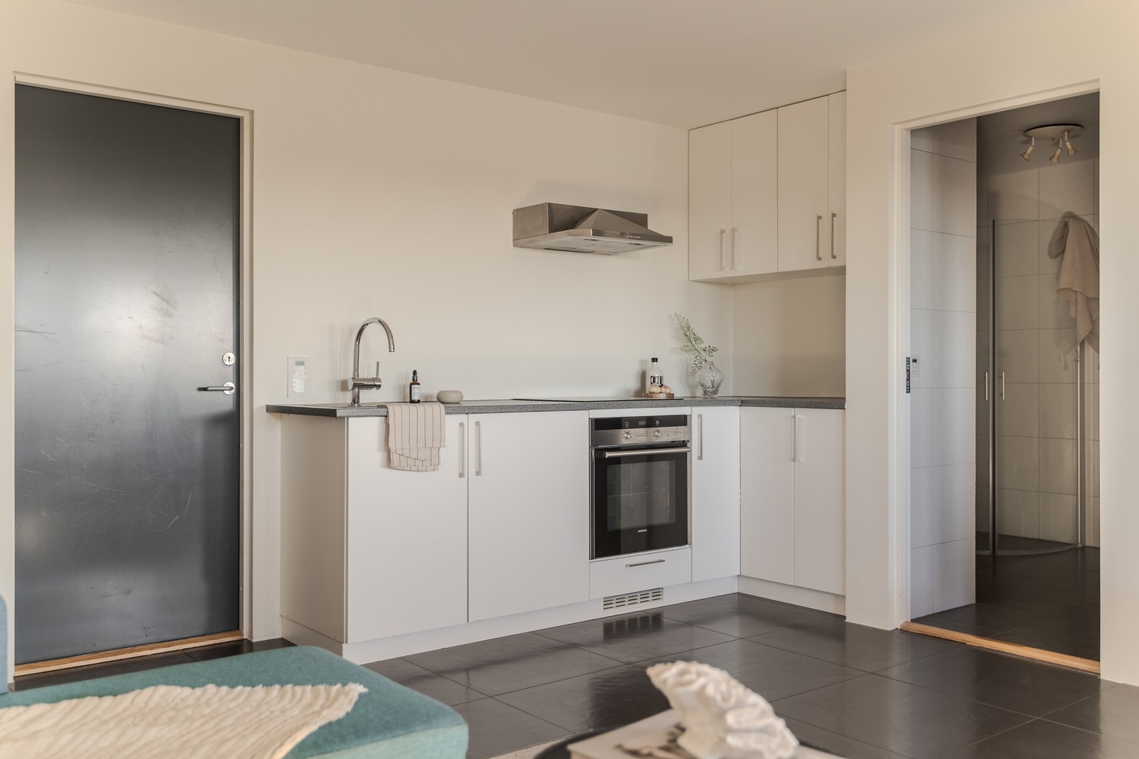 Integrerte hvitevarer følger med handelen. Galleribilde