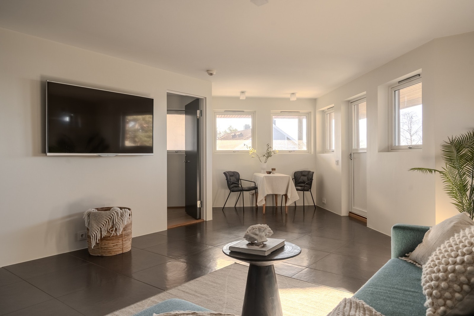 Kjellerstuen er av god størrelse og kan innredes i flere soner. Galleribilde