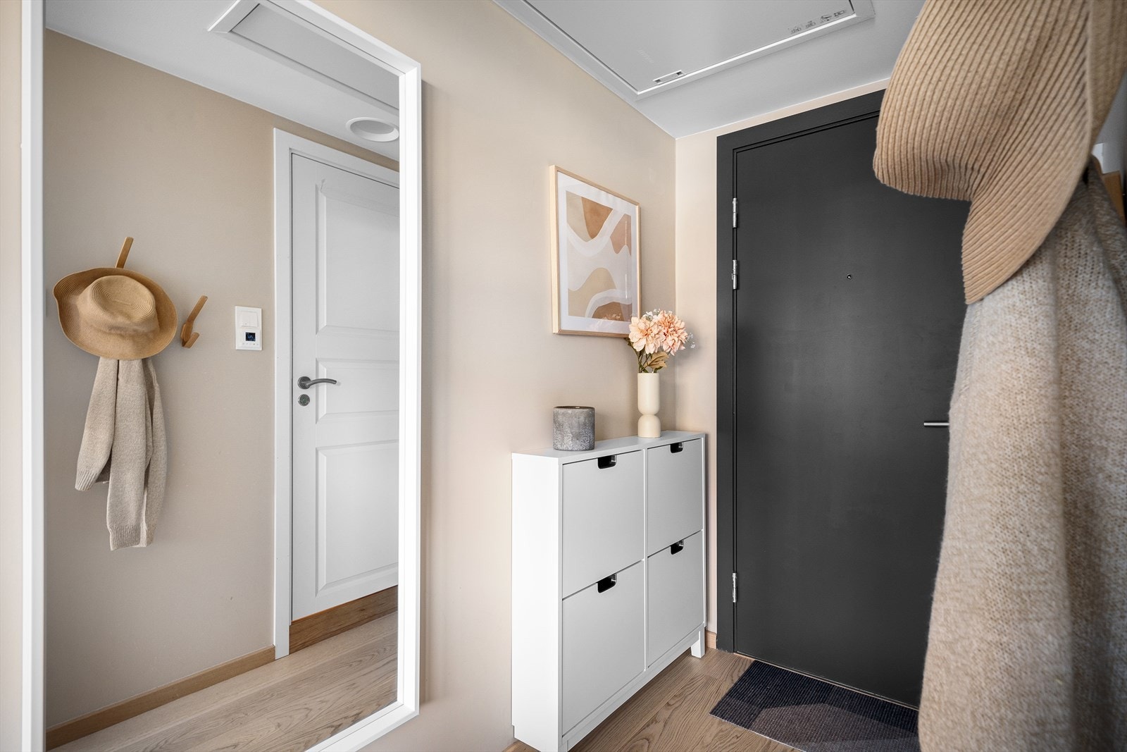 Innbydende og flott inngangsparti. Galleribilde