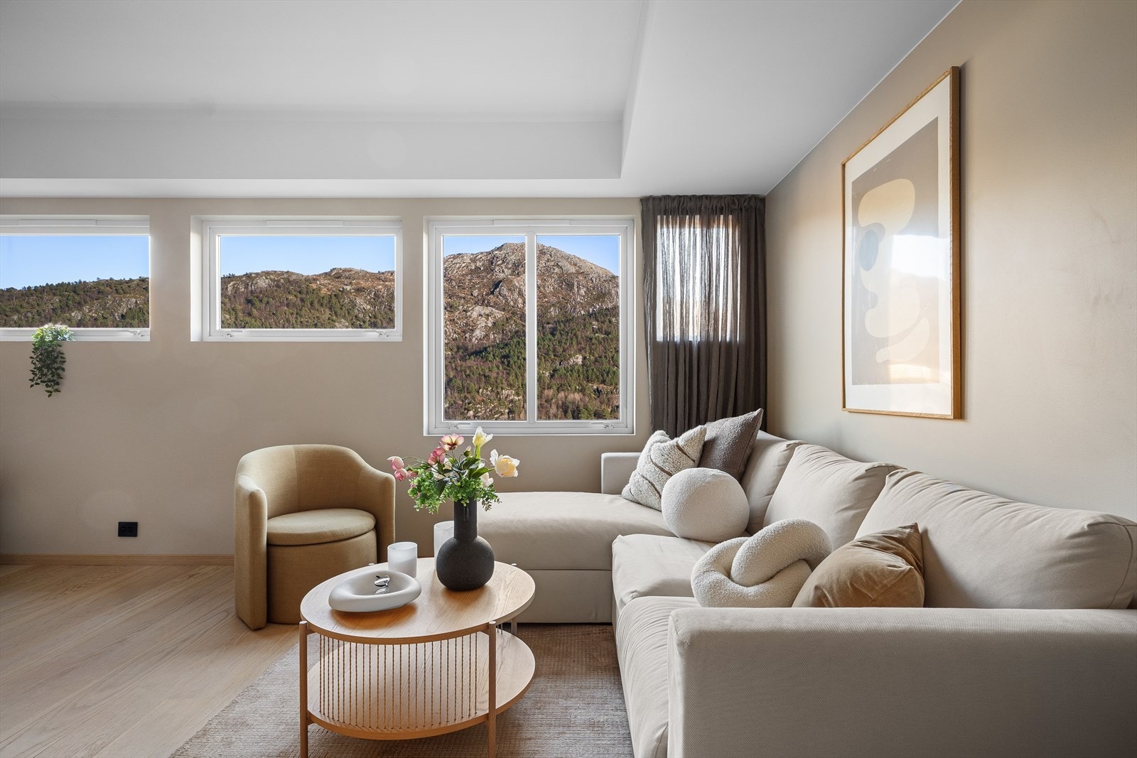 Leiligheten har en attraktiv og sentral beliggenhet i etablert boligområde i Bergen Vest. Galleribilde