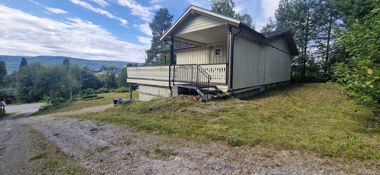Eiendommen har gode solforhold og utsikt Galleribilde