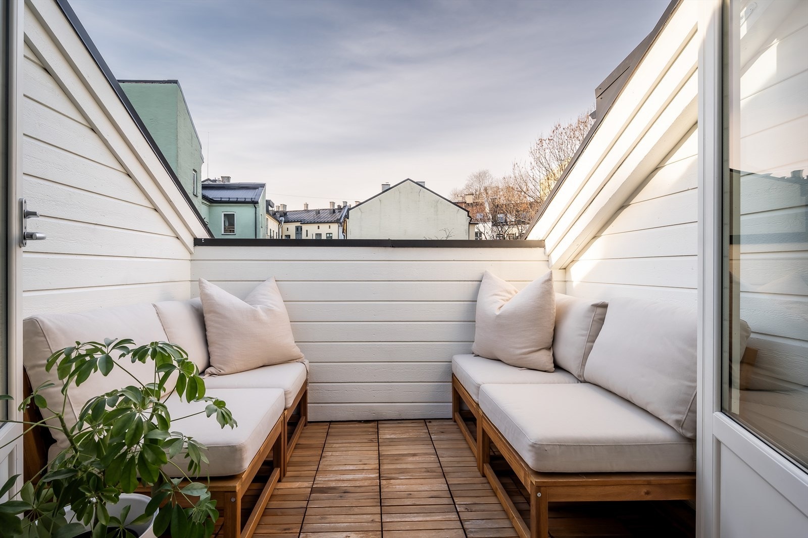 Fra stuen er det utgang til en vestvendt takterrasse på 5 kvm. Galleribilde