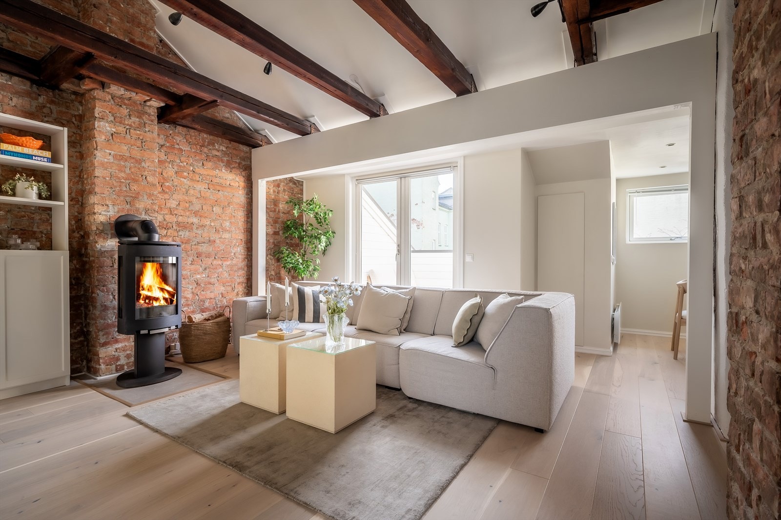 Kasper Hillås har gleden av å presentere Deichmans gate 7A! Galleribilde