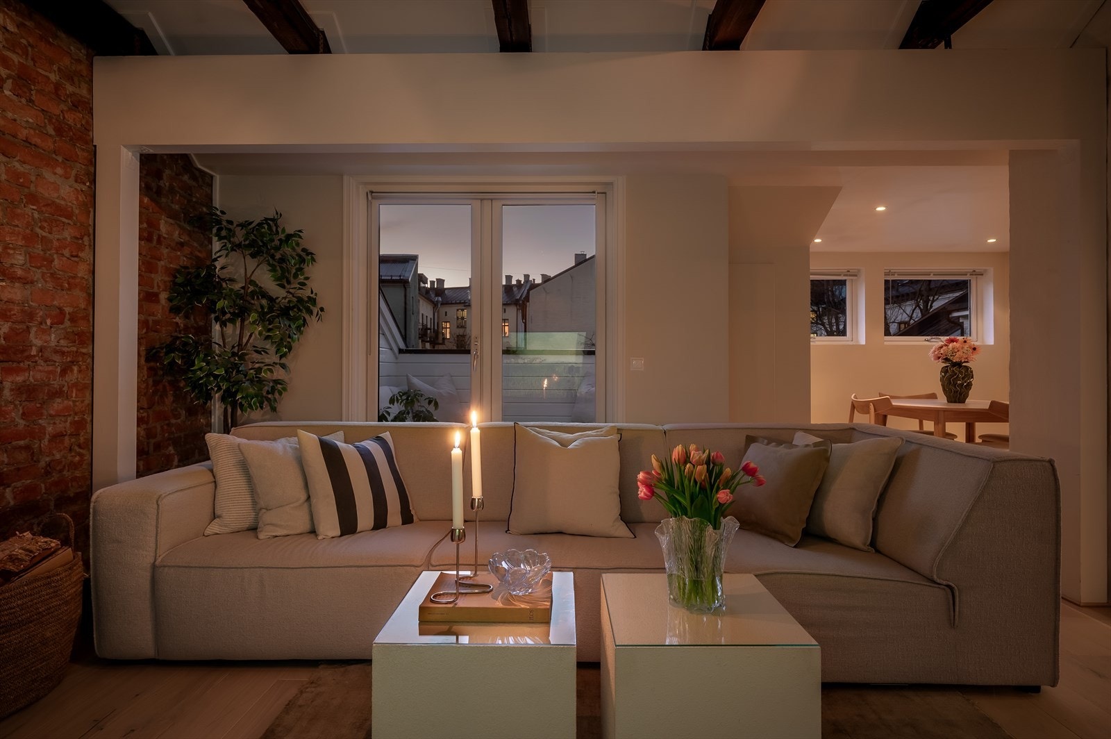 Leiligheten holder høy standard, og fremstår moderne og gjennomført. Galleribilde