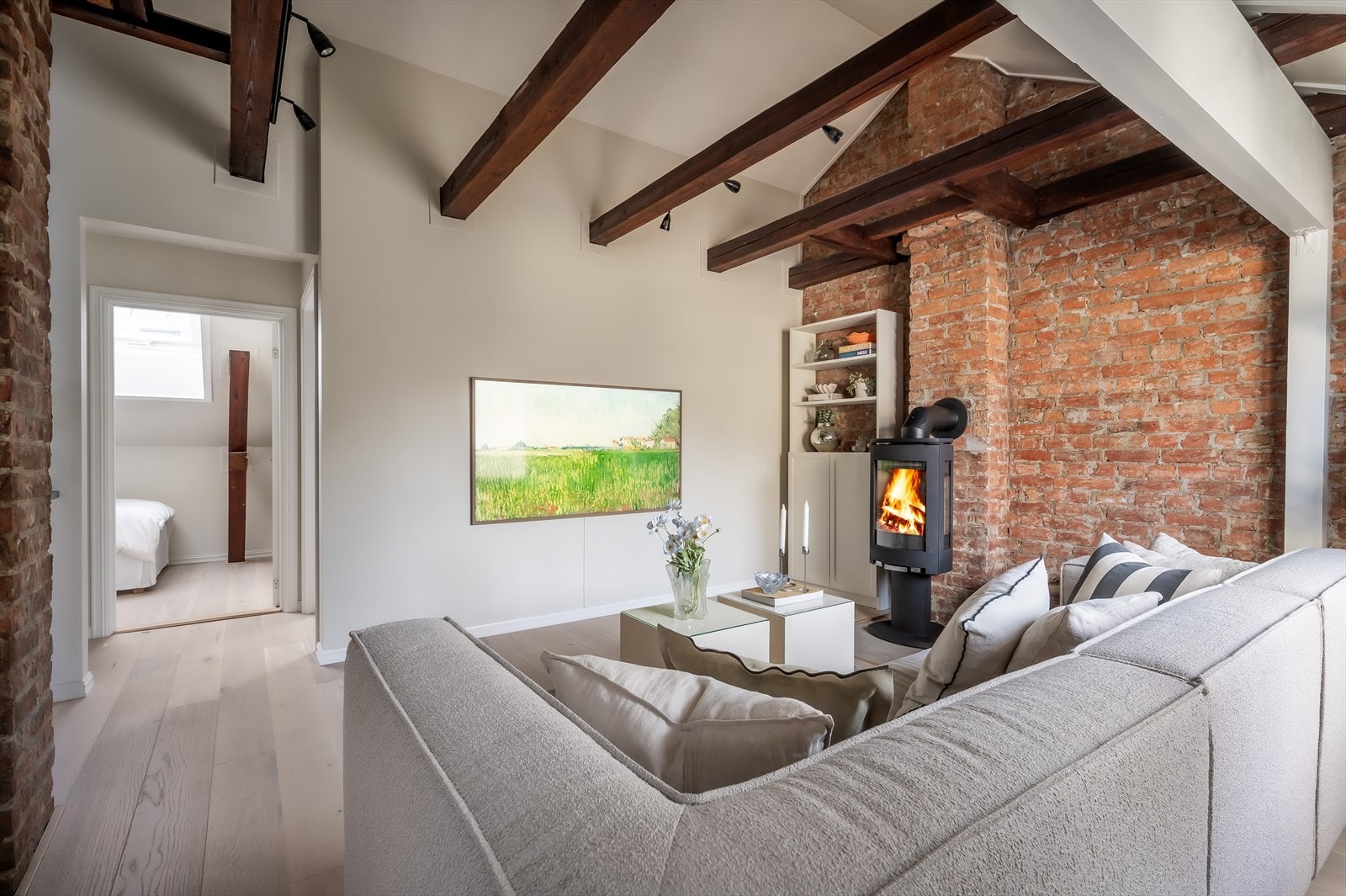 Loftet ble bygd ut i 2008, men leiligheten er i stor grad oppgradert i senere tid. Galleribilde