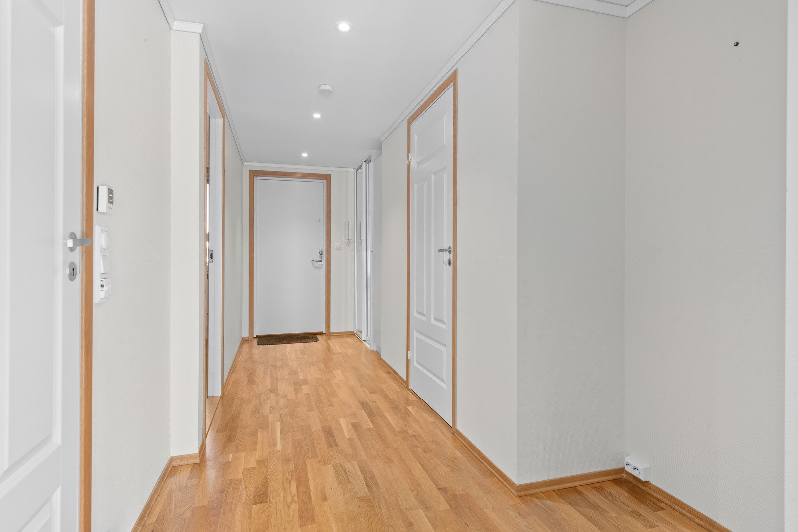 Entrè - inngang fra svargang Galleribilde