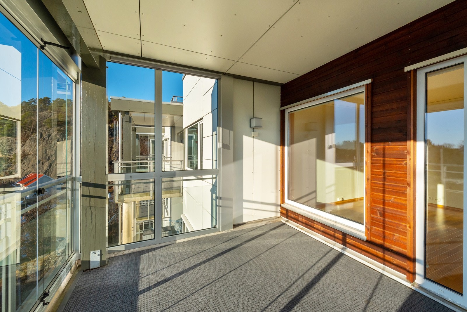 Innglasset balkong Galleribilde