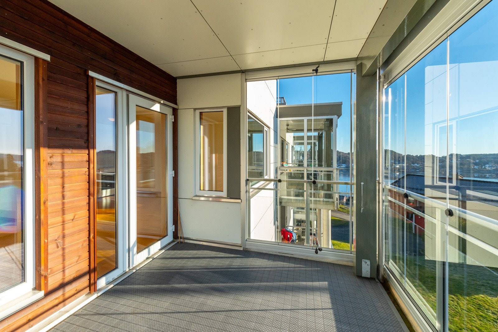 Innglasset balkong Galleribilde