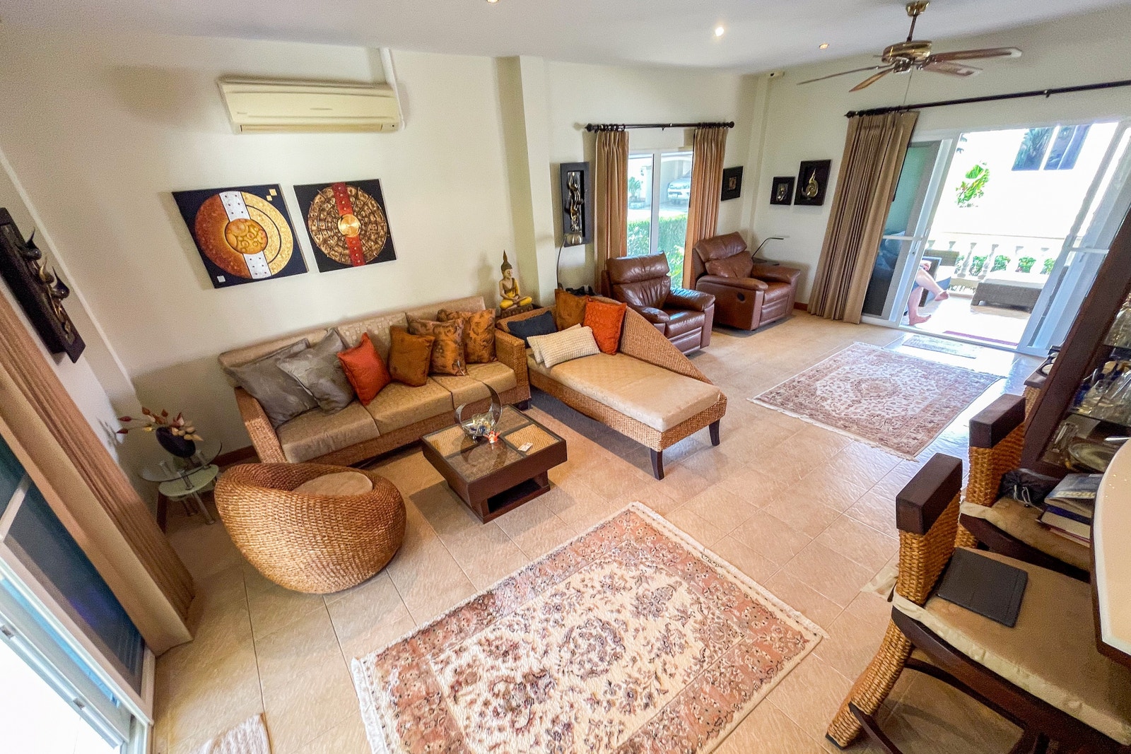 Stuen med flotte møbler. Galleribilde