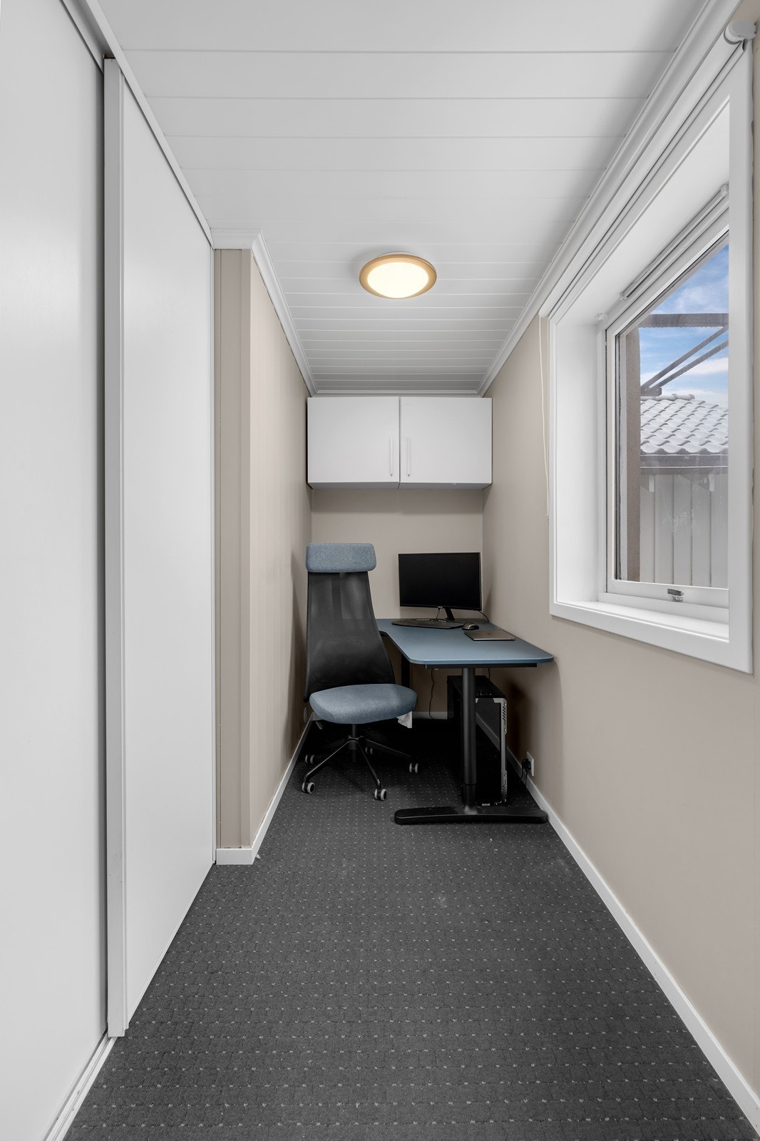 Garderobe skap og muligheter til ønskelig møblement. Galleribilde