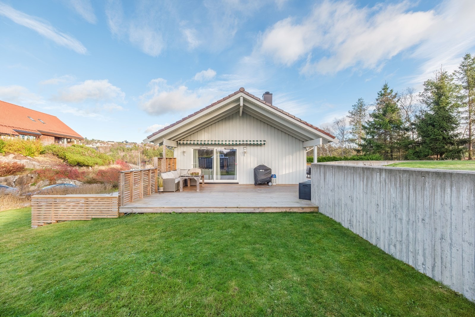 God plass på plenen. Perfekt for de små! Galleribilde