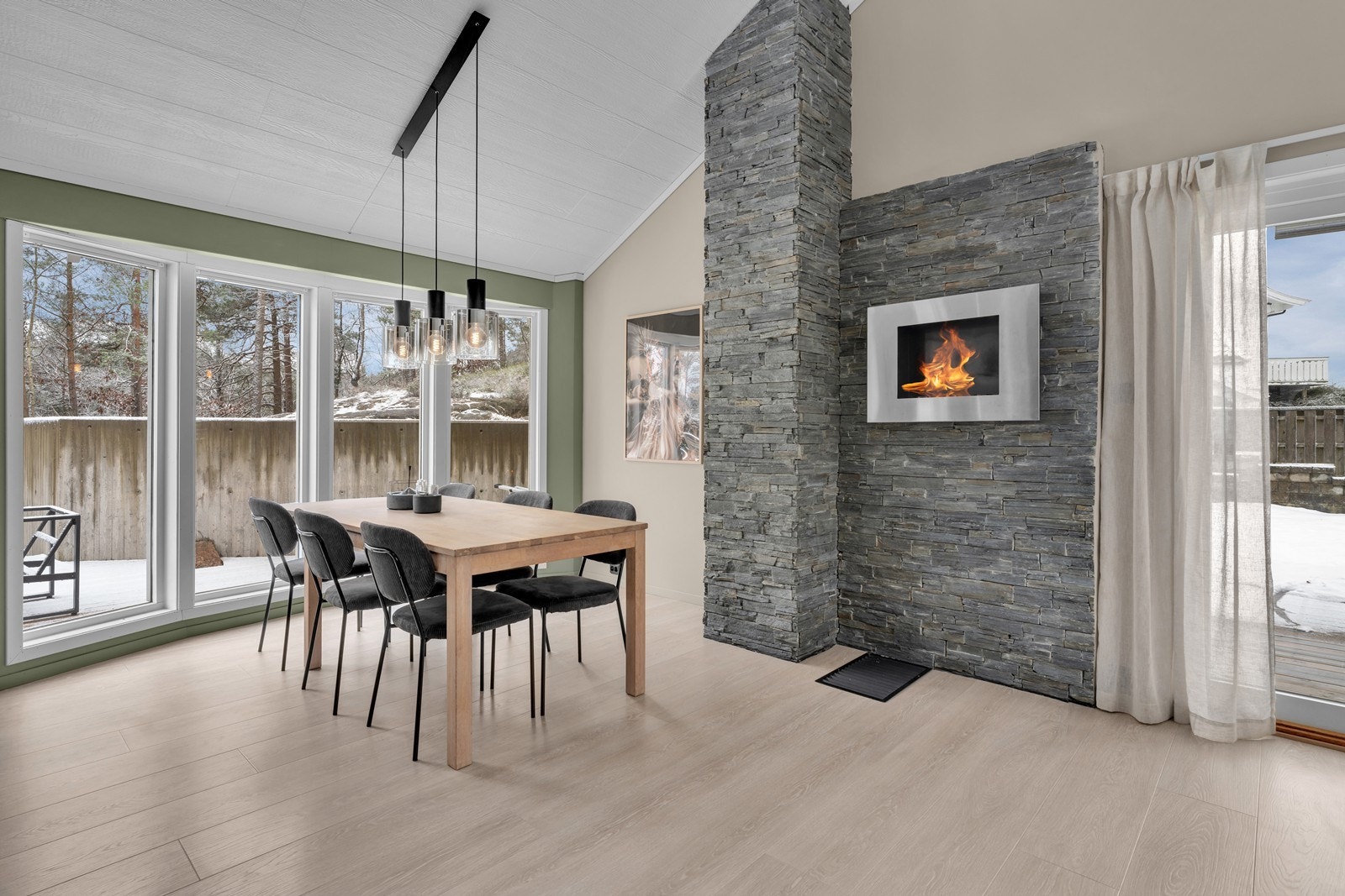 Spisegruppe. Galleribilde