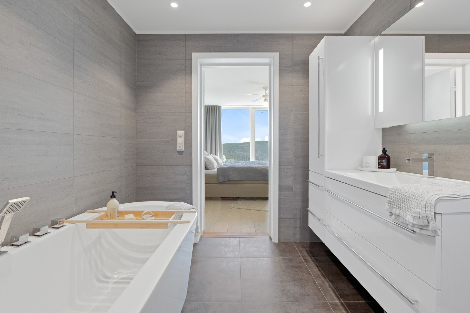 Direkte inngang fra soverommet i 2.etasje Galleribilde