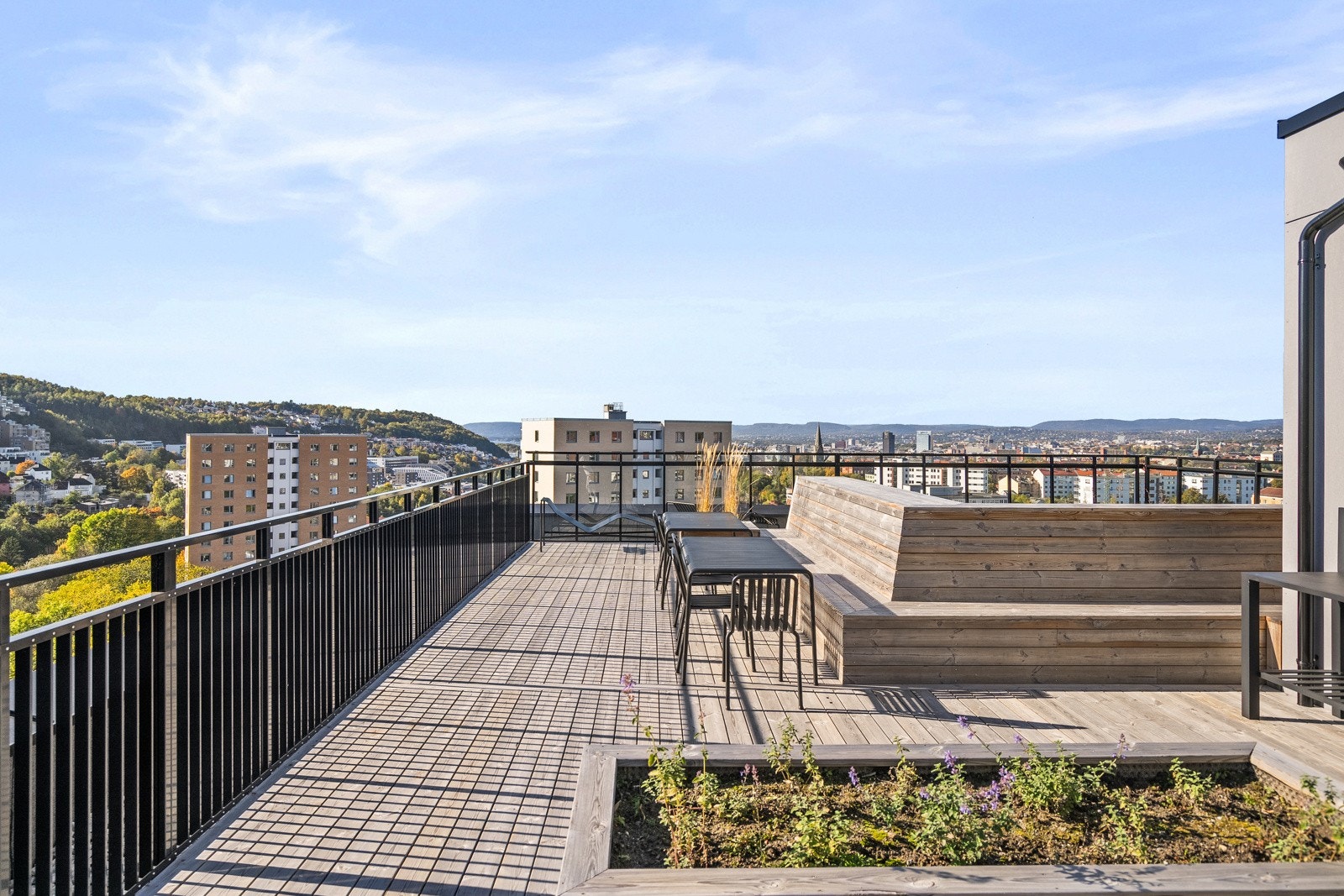 Fellesområde: Én av to felles takterrasser i borettslaget. Galleribilde